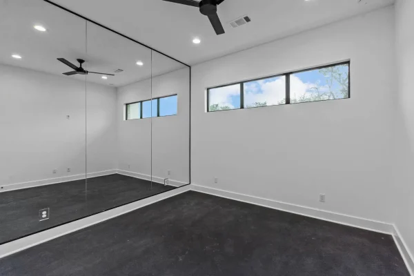 4015DS - Image 21